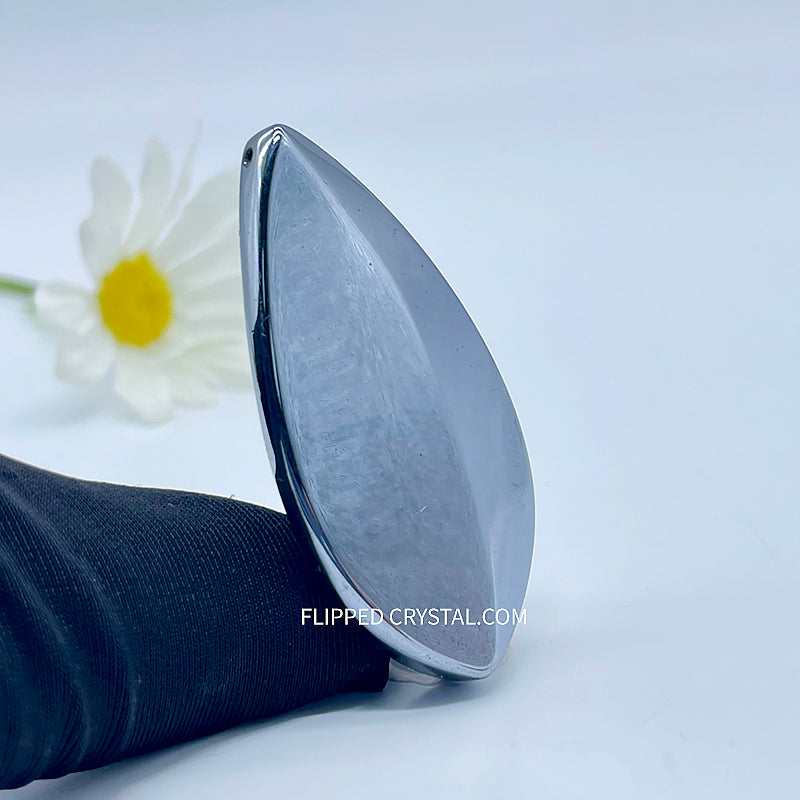 Terahertz Leaf Shape Pendant