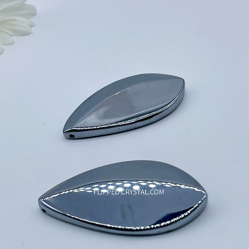 Terahertz Leaf Shape Pendant