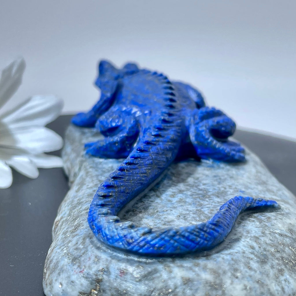 Lapis lizard Carving