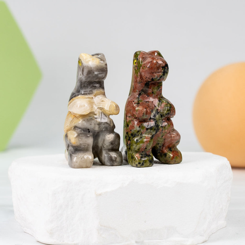 Small dinosaur Carving