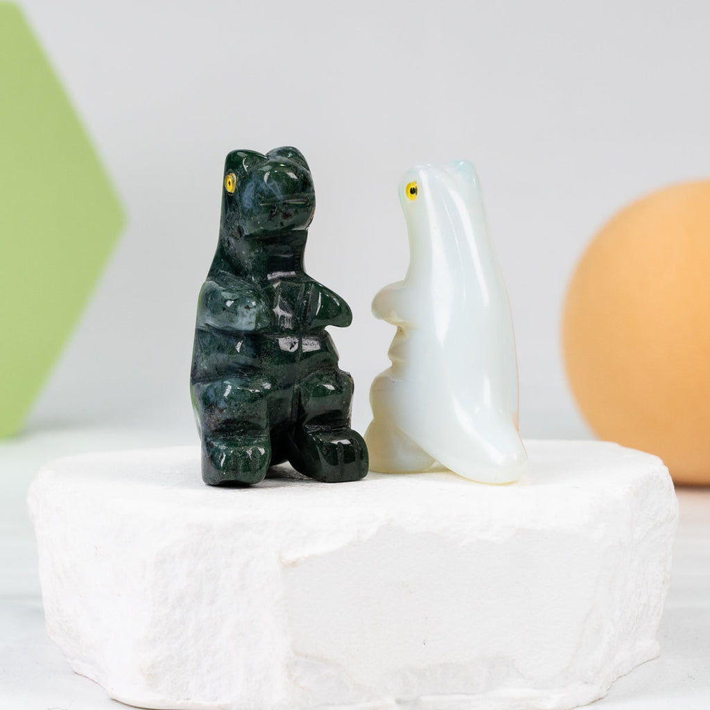 Small dinosaur Carving
