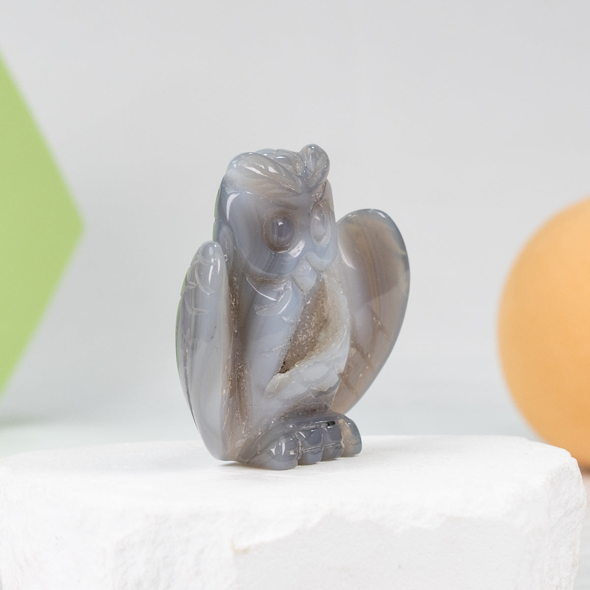 Agate owl carving